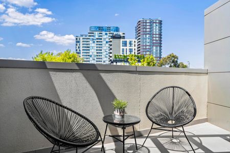 2/27 Norwood Crescent, Moonee Ponds VIC 3039 - Photo 5
