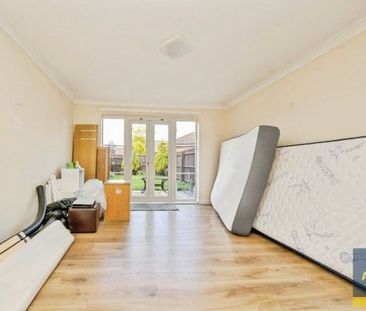 3, Castle Gardens, Ipswich - Photo 4