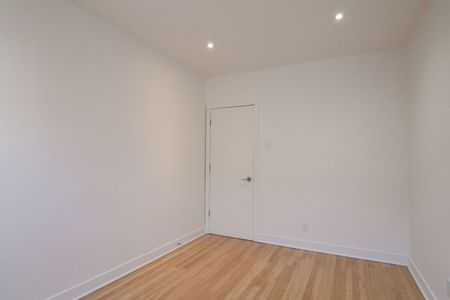 2105 Chomedey Street - Photo 4