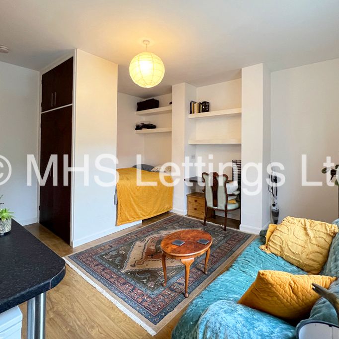 Flat 3, 2 Midland Road, Leeds, LS6 1BQ - Photo 1