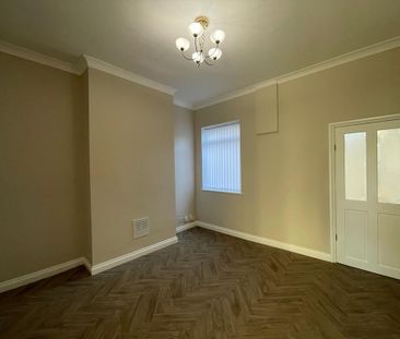 2 bedroom semi-detached house to rent - Photo 6