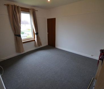 3 bedroom flat to rent - Photo 5