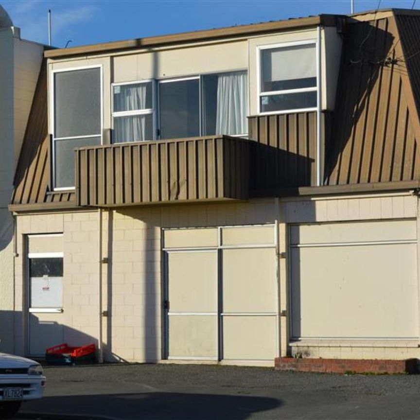 1 Bedroom Unit plus study - Close to Town - Photo 1