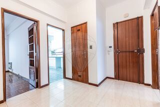 Apartment 3 bedrooms for rent Beato Lisboa - parking space, garage - Photo 5