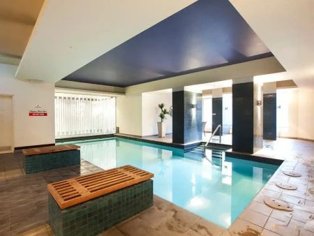 Space, Comfort & Convenience in the Heart of Southbank - Photo 2