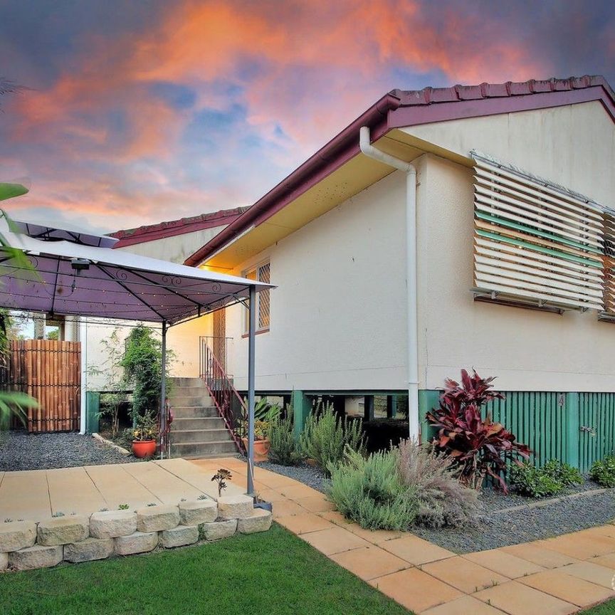 Charming 3-Bedroom Home in Quiet Woodridge Street - Photo 1