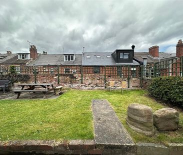 3 bedroom end of terrace house to rent - Photo 3