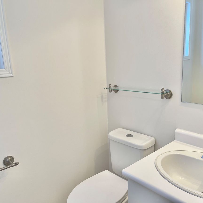 For Lease - 69 D'ambrosio Drive, Barrie, Ontario - Photo 1