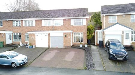 3 bedroom semi-detached house to rent - Photo 2