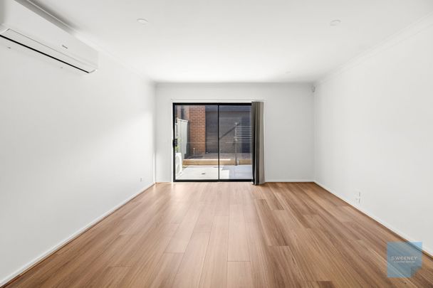 TWO BEDROOM TOWNHOUSE - Photo 1