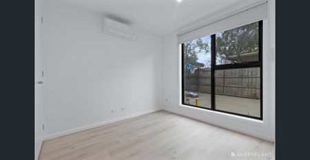 Near New Townhouse Close to Everything - Photo 4