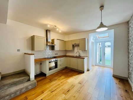 2 bedroom terraced house to rent - Photo 5