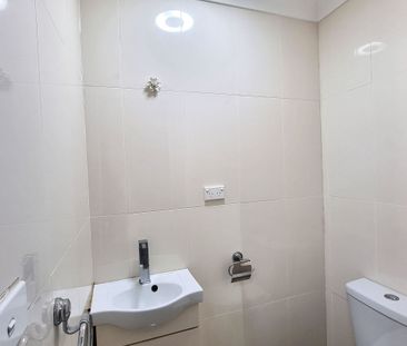 Three bedrooms Townhouse for Rent - Photo 2