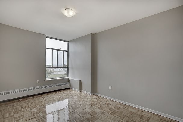 Steven Tower - Photo 1