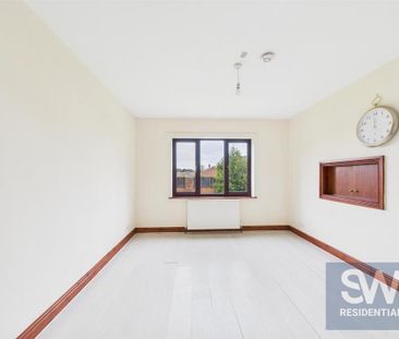 4 bedroom detached house to rent - Photo 2