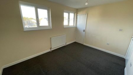 2 bedroom semi-detached house to rent - Photo 2
