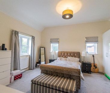 4 bedroom detached house to rent - Photo 4