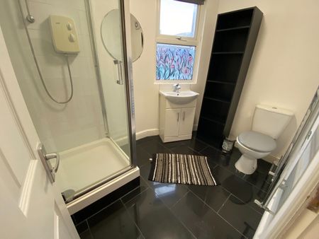 Room in a Shared Flat, Denmark Hill, SE5 - Photo 3