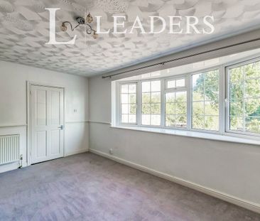 4 bedroom semi-detached to rent Forest End, Waterlooville - Photo 5