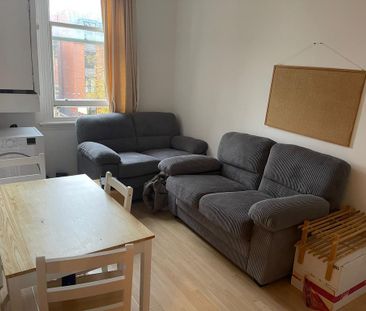 3 bedroom flat to rent - Photo 3
