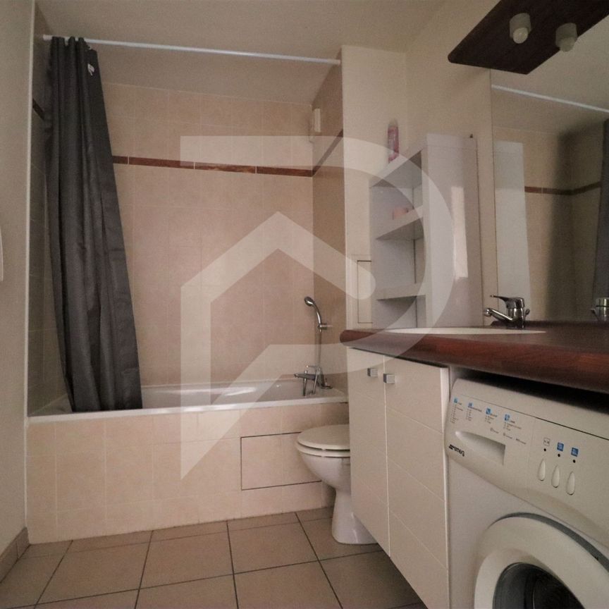 À COURBEVOIE À louer Appartement 1 pièce 25 m2 Loyer 980,00 €/mois charges comprises * - Photo 1