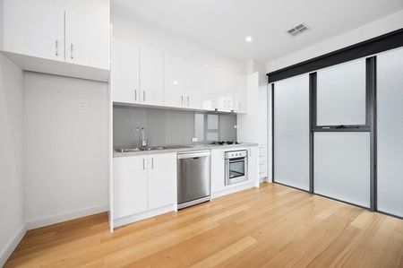 Preston's Best at Your Doorstep - Brilliant Location, Stylish Space - Photo 5