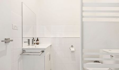 9 Market Court, Reservoir VIC 3073 - House For Rent | Domain - Photo 5