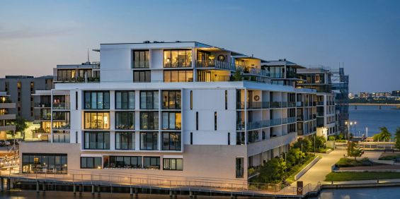 WATERFRONT LIVING - Photo 3