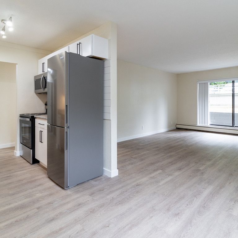 Tiffany Gardens Apartments - Photo 1