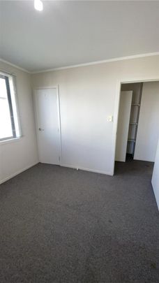 Family home with space - Photo 1