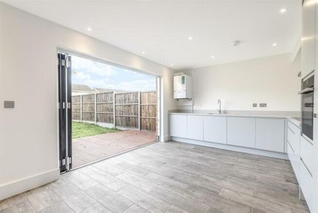 3 bedroom terraced house to rent - Photo 5