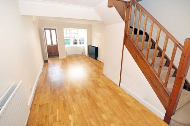 2 bed Terraced for rent - Photo 1