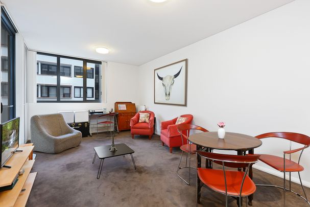 Beautifully presented one bedroom apartment with secure parking! - Photo 1