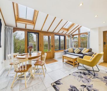 2 bedroom cottage to rent - Photo 1