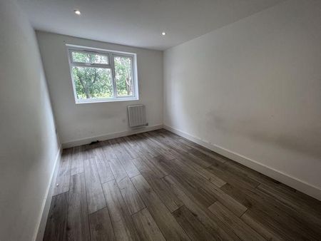 6 bedroom house to rent - Photo 3