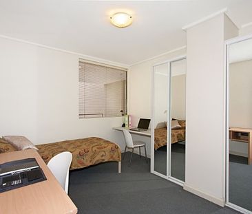 Melbourne | Student Living on A’Beckett | 1 Bedroom Large Apartment - Photo 1