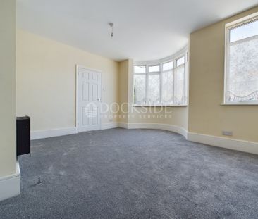 3 bed house to rent in Napier Road, Gillingham, ME7 - Photo 2