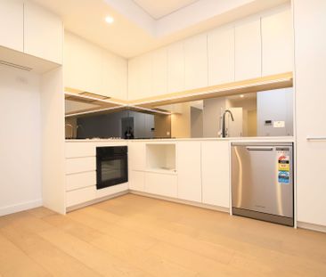Near New One Bedroom Apartment in the Heart of Bankstown - Photo 3
