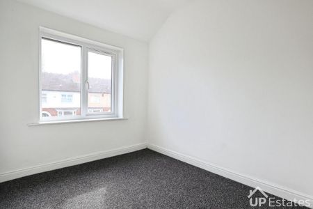 3 bedroom end of terrace house to rent - Photo 2
