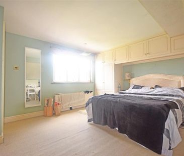 4 bedroom terraced house to rent - Photo 4