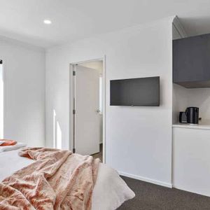 ROOM SPECIAL - ALL ROOMS $385pw - LIMITED OFFER! - Photo 2