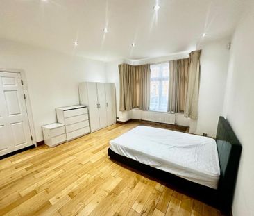 5 bedroom semi-detached house to rent - Photo 2