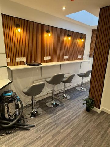 6 bedroom end of terrace house to rent - Photo 5