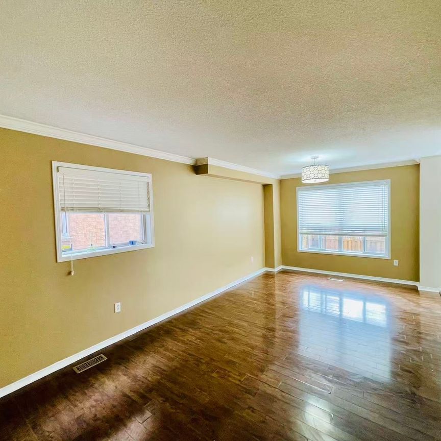 For Lease - 5316 Hollypoint Avenue, Mississauga, Ontario - Photo 1