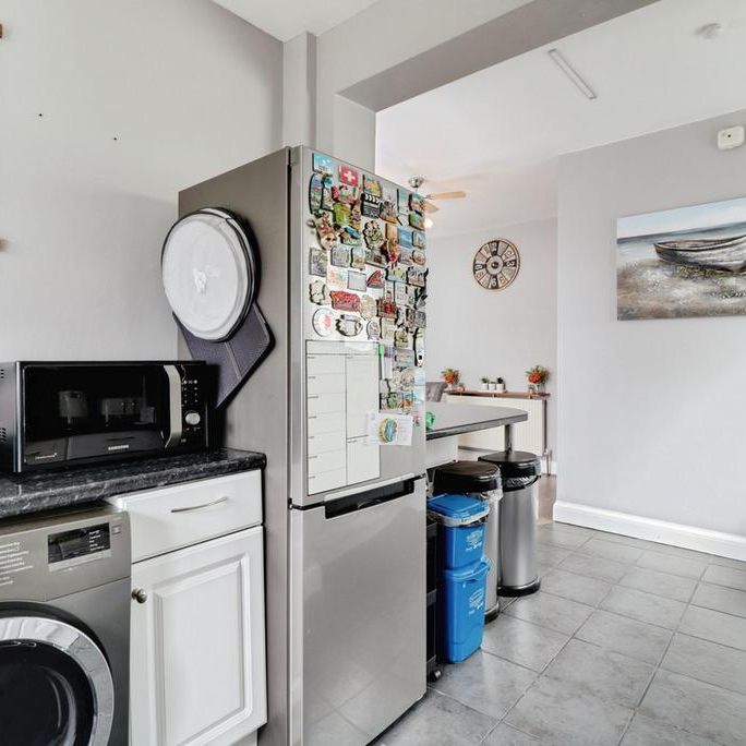 3 bedroom semi-detached house to rent - Photo 1