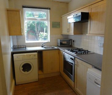 1 bedroom in a house share to rent - Photo 6