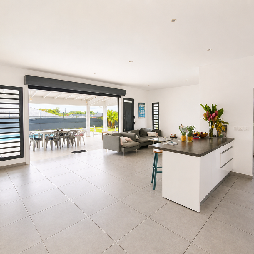 Location Maison 5 pièces 142m² PETIT BOURG 97170 - Photo 1