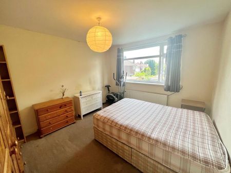 4 bedroom semi-detached house to rent - Photo 4