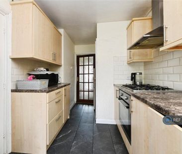 1 bedroom in a house share to rent - Photo 6