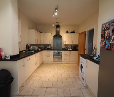 6 bedroom semi-detached house to rent - Photo 4